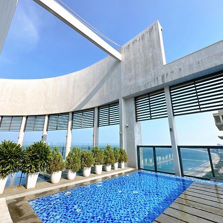 Luxury Apt Opposite Mykhe Beach Da Nang Bagian luar foto