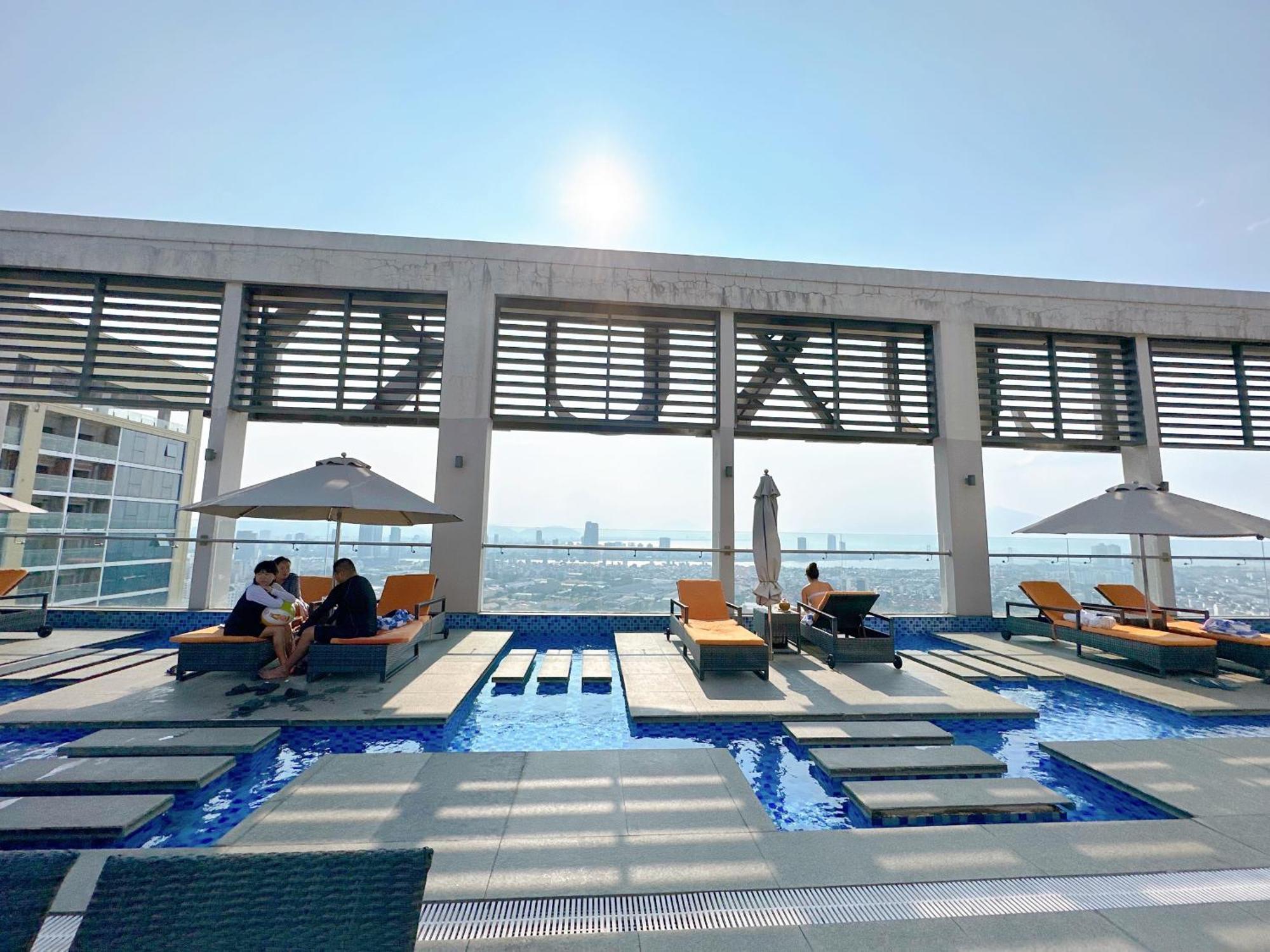 Luxury Apt Opposite Mykhe Beach Da Nang Bagian luar foto