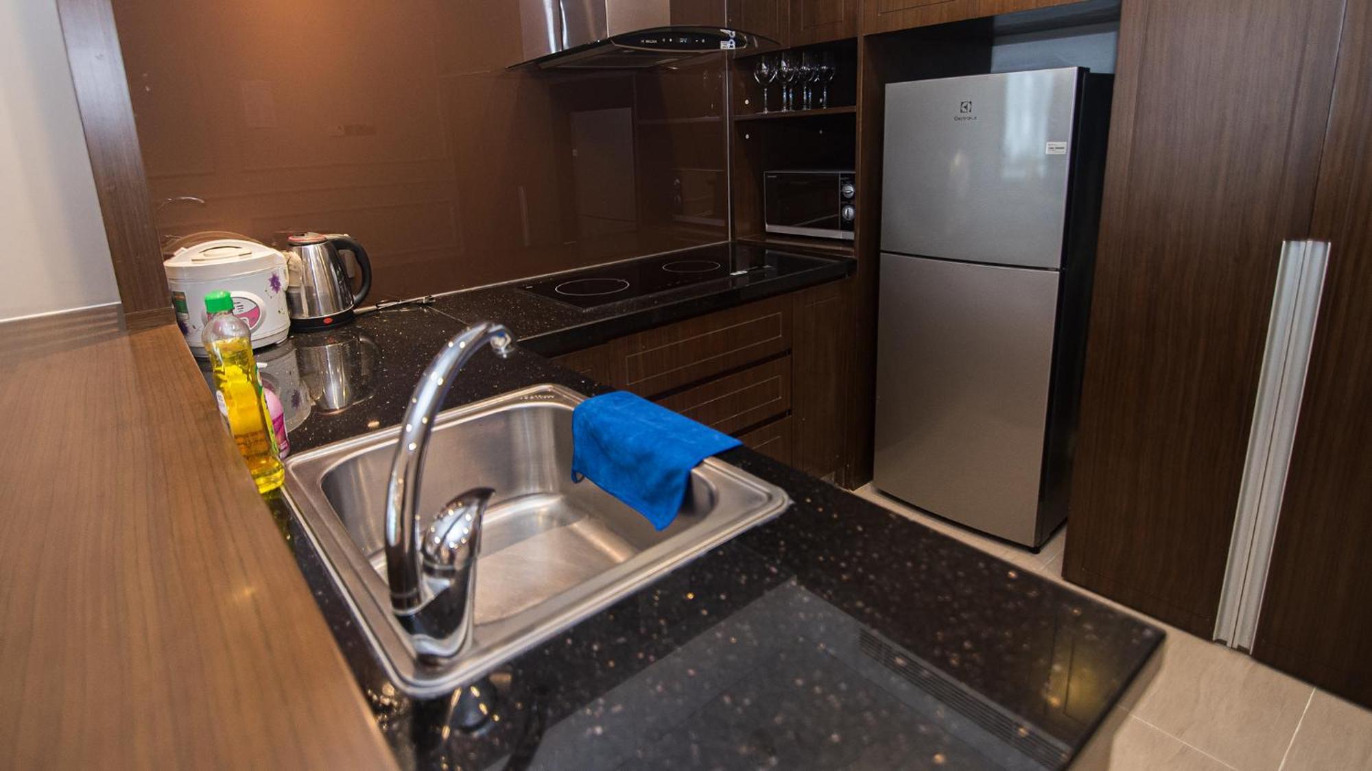 Luxury Apt Opposite Mykhe Beach Da Nang Bagian luar foto