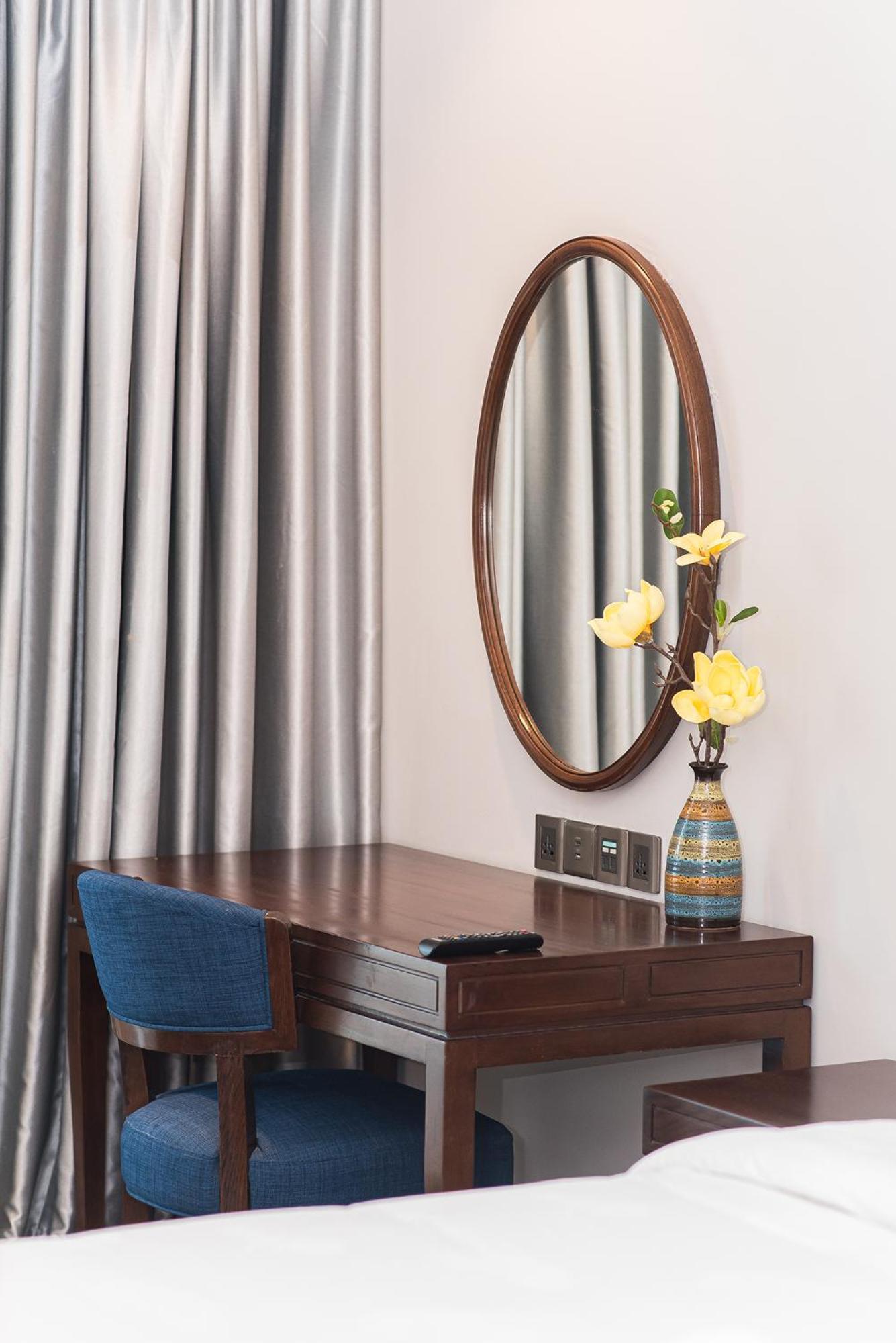 Luxury Apt Opposite Mykhe Beach Da Nang Bagian luar foto